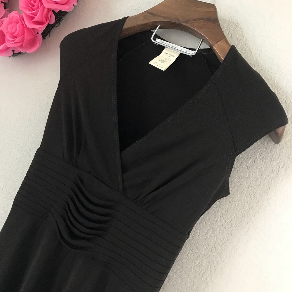 *Brown* Max Studio Vneck Sheath Dress